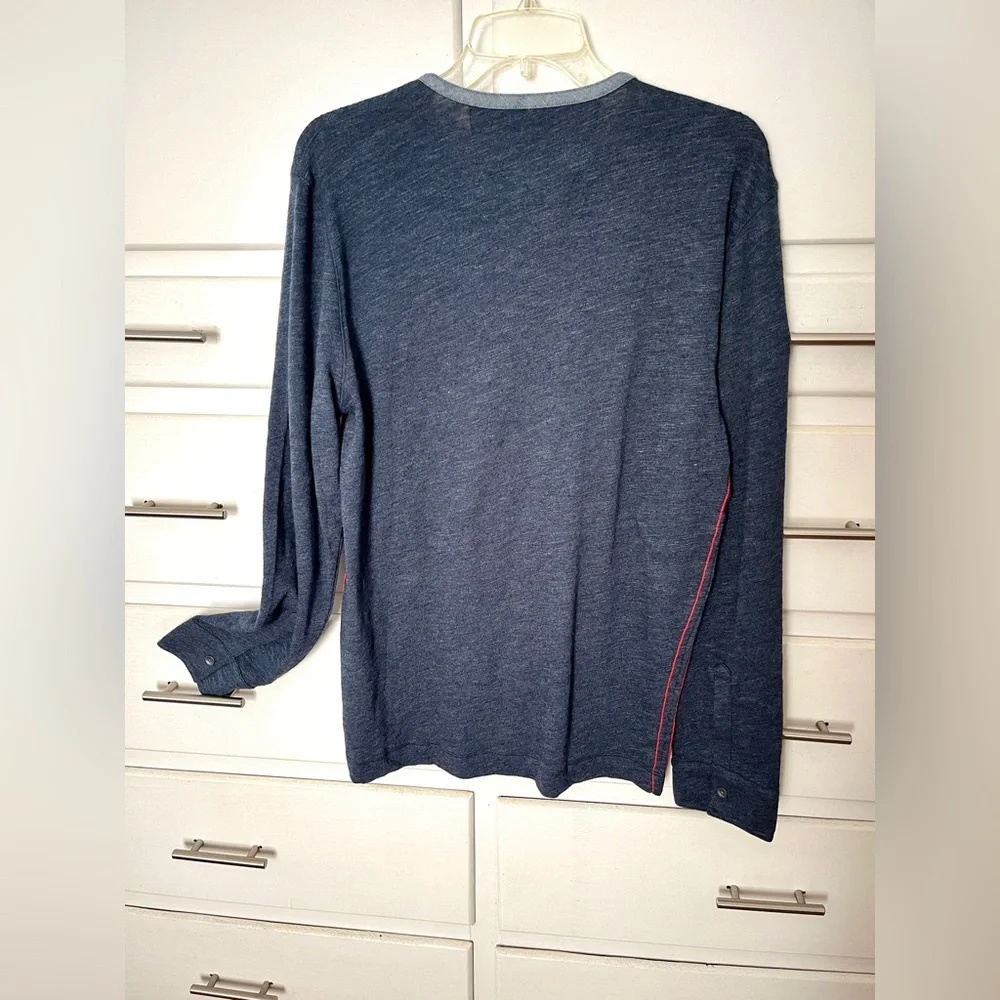 Banana Republic men’s top in blue size large